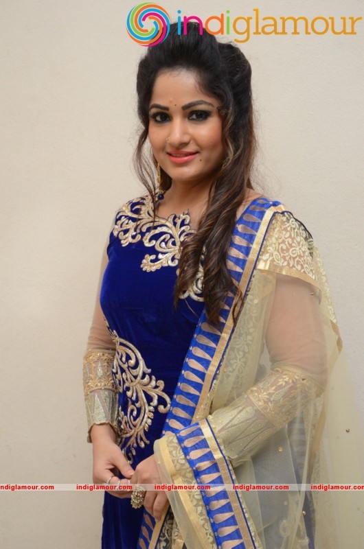 Madhavi Latha Latest Photo Gallery Actress hd photo