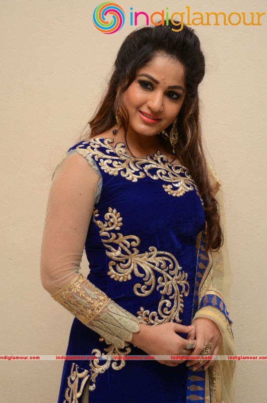 Madhavi Latha Latest Photo Gallery Actress hd photo