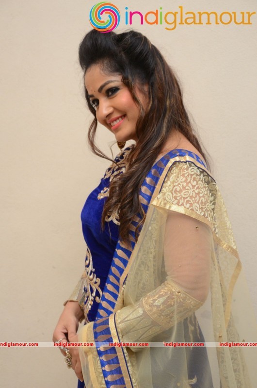 Madhavi Latha Latest Photo Gallery Actress hd photo