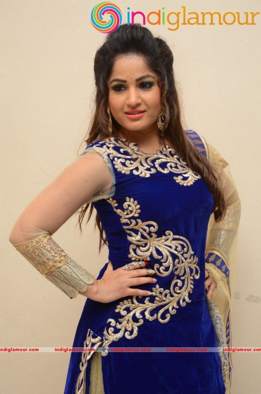 Madhavi Latha Latest Photo Gallery Actress hd photo