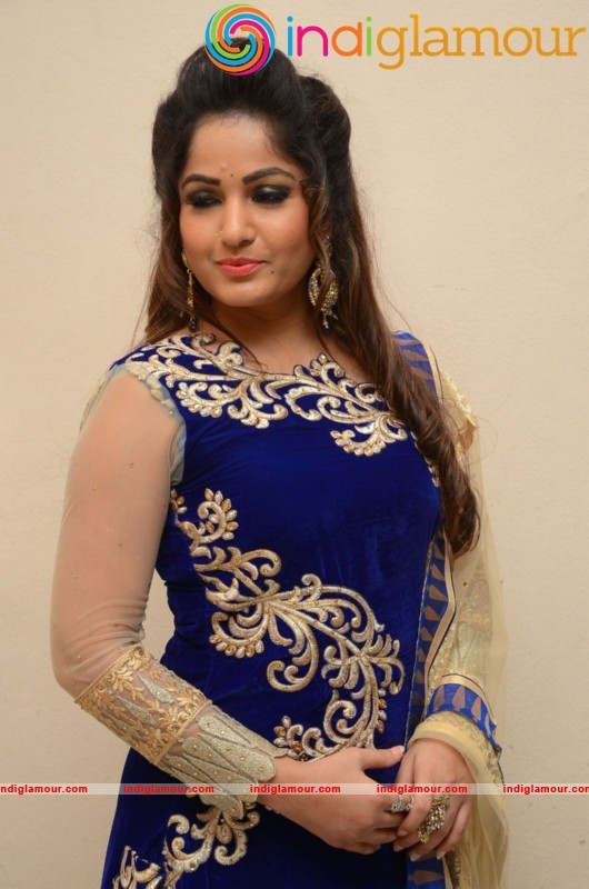 Madhavi Latha Latest Photo Gallery Actress hd photo