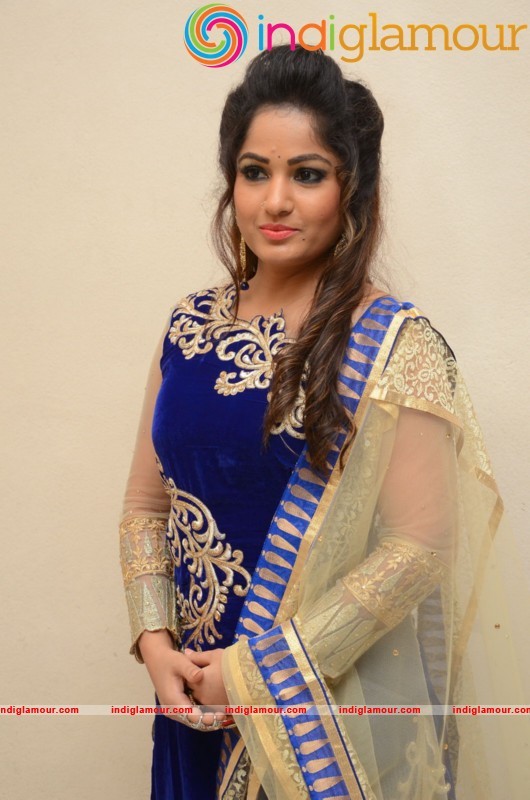 Madhavi Latha Latest Photo Gallery Actress hd photo