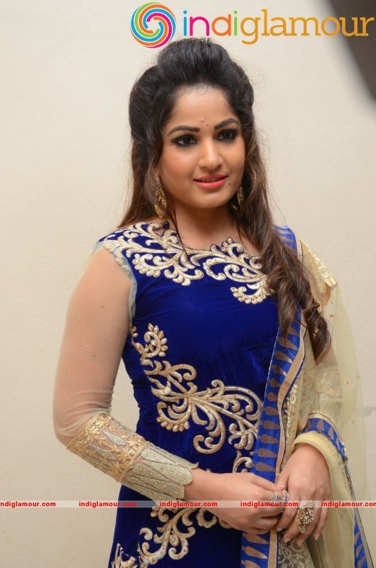 Madhavi Latha Latest Photo Gallery Actress hd photo