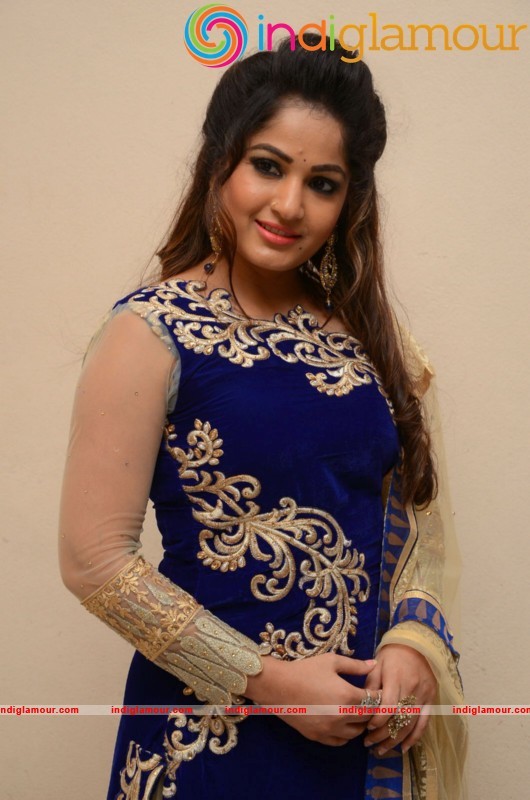 Madhavi Latha Latest Photo Gallery Actress hd photo