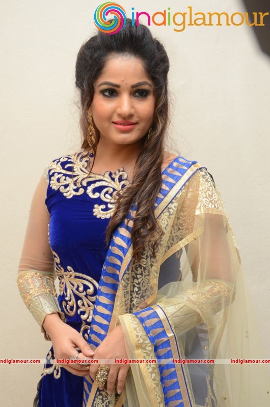 Madhavi Latha Latest Photo Gallery Actress hd photo