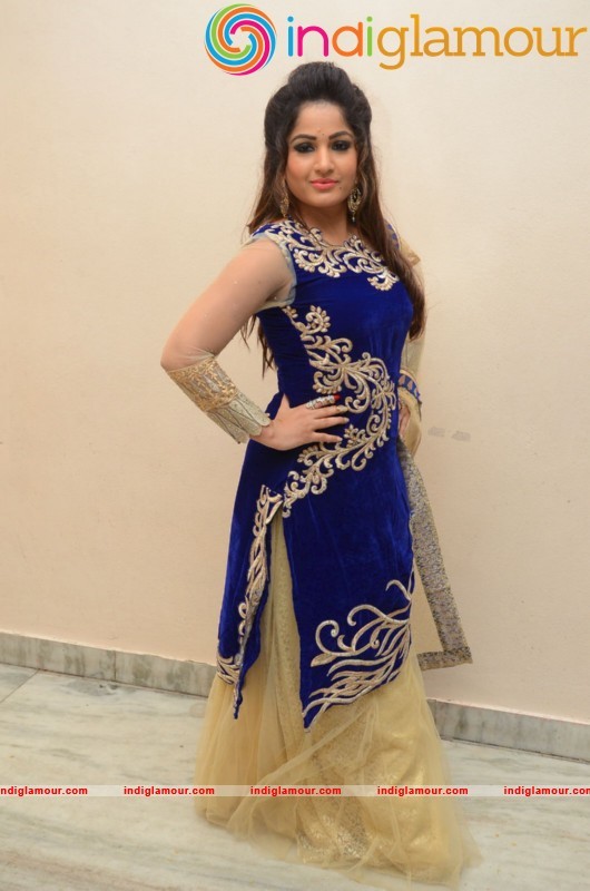 Madhavi Latha Latest Photo Gallery Actress hd photo