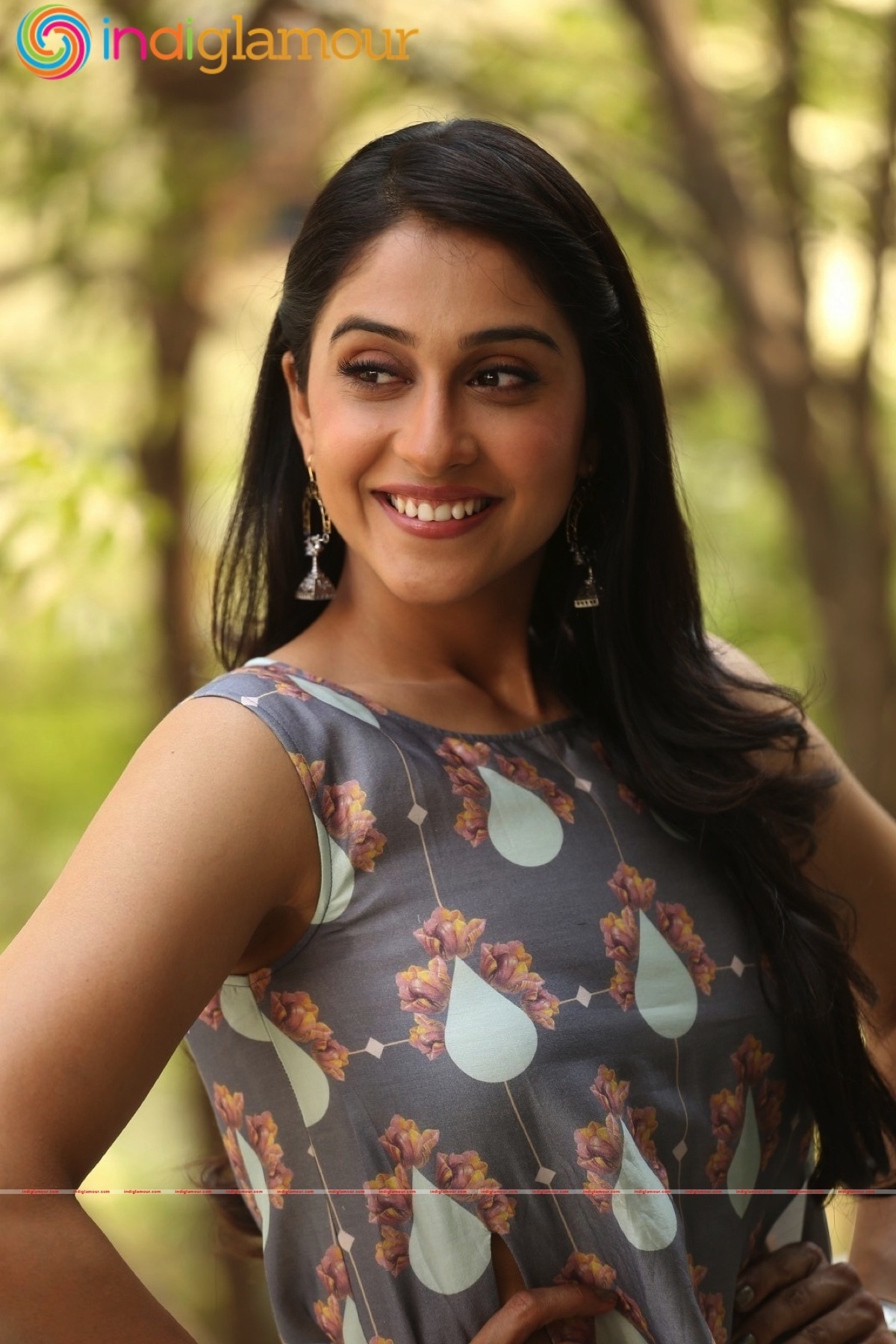 Regina Cassandra Actress hd photo
