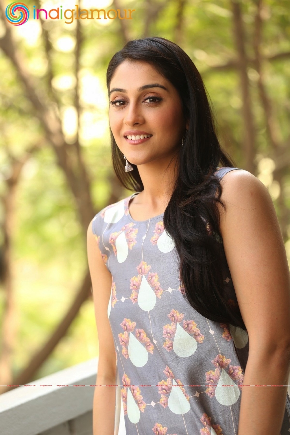 Regina Cassandra Actress hd photo