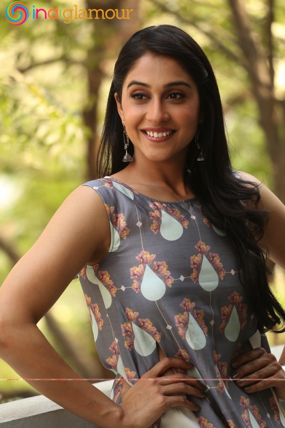 Regina Cassandra Actress hd photo