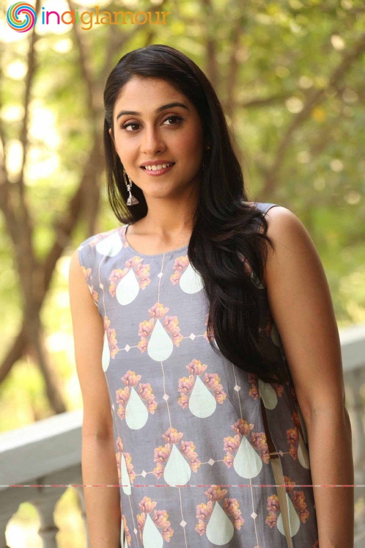 Regina Cassandra Actress hd photo