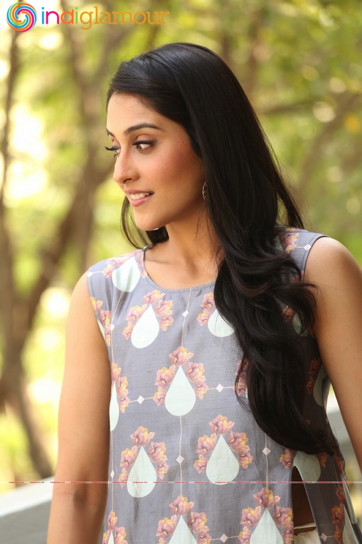 Regina Cassandra Actress hd photo
