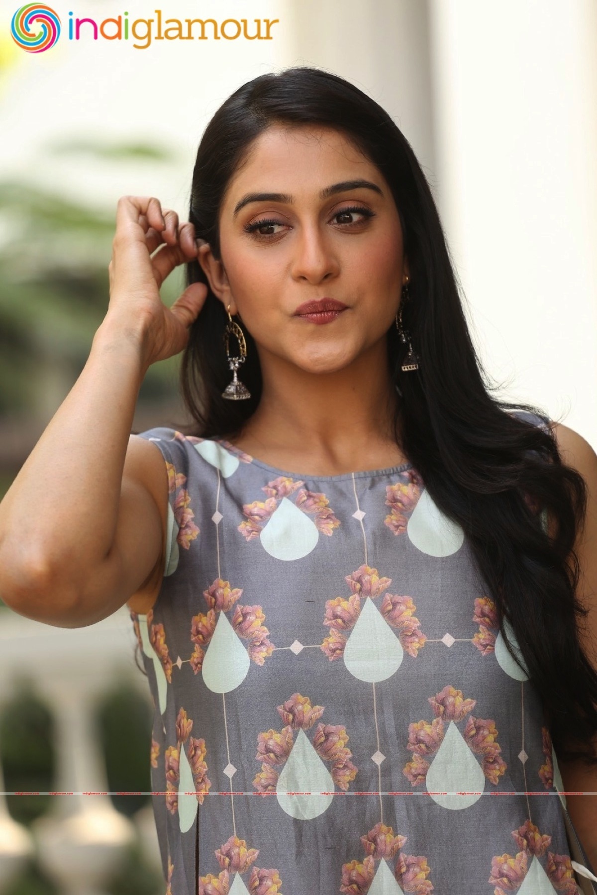 Regina Cassandra Actress hd photo
