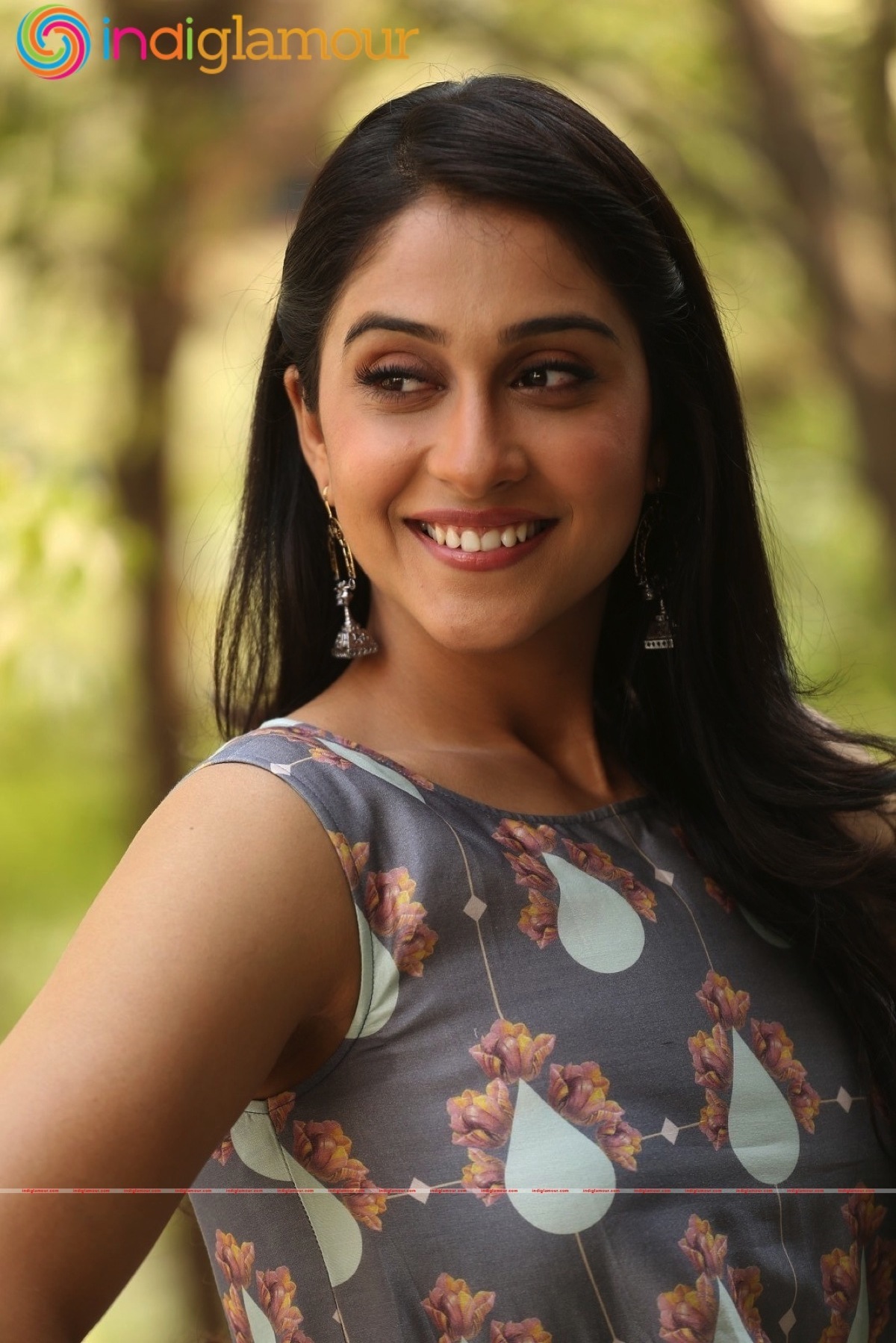 Regina Cassandra Actress hd photo