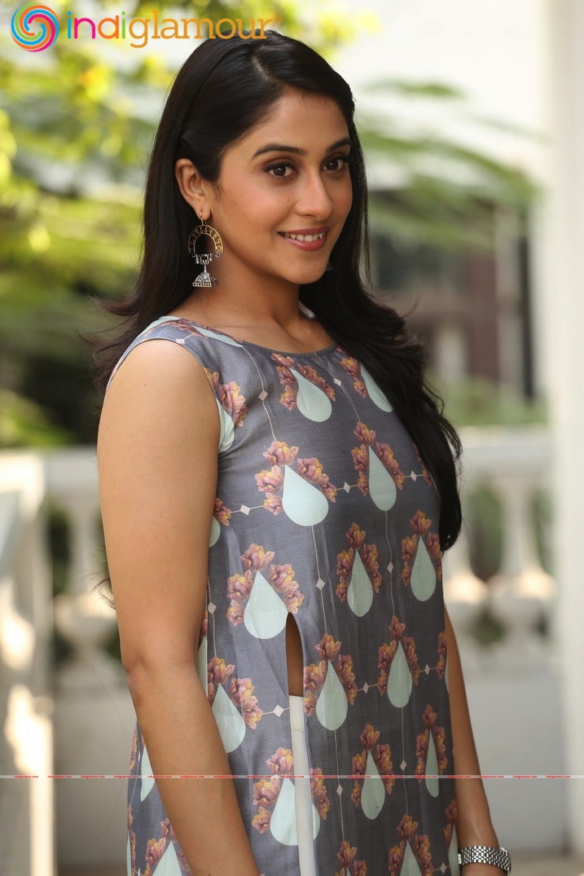 Regina Cassandra Actress hd photo