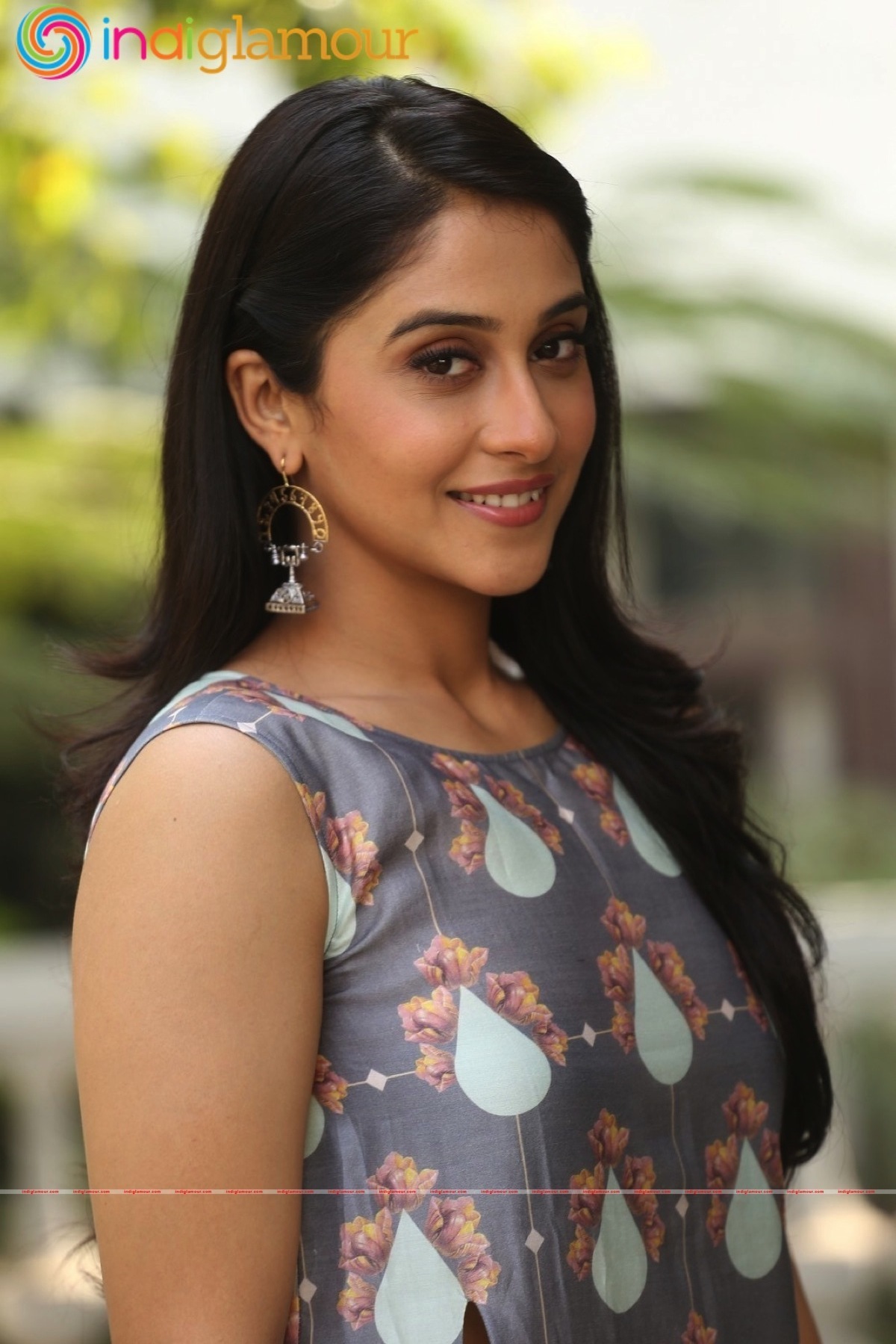 Regina Cassandra Actress hd photo