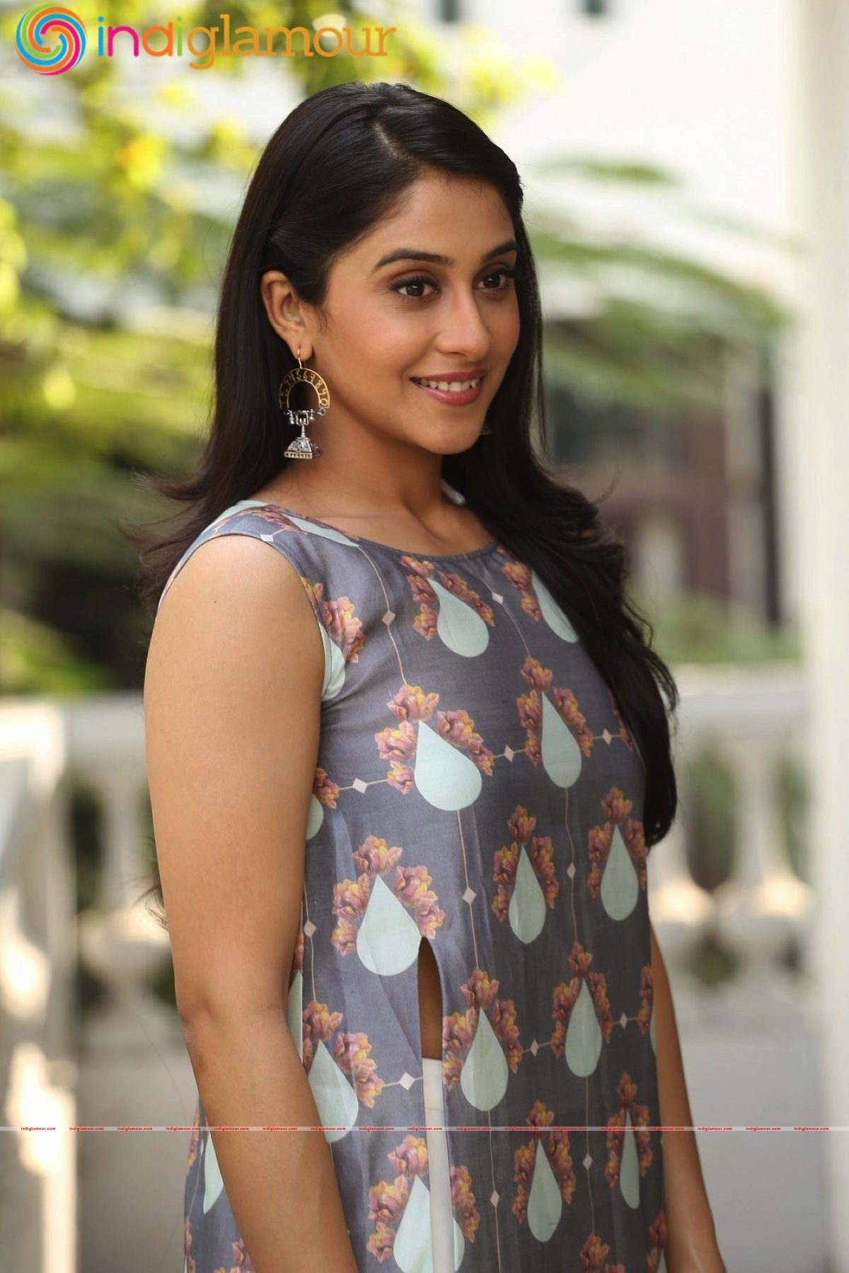 Regina Cassandra Actress hd photo
