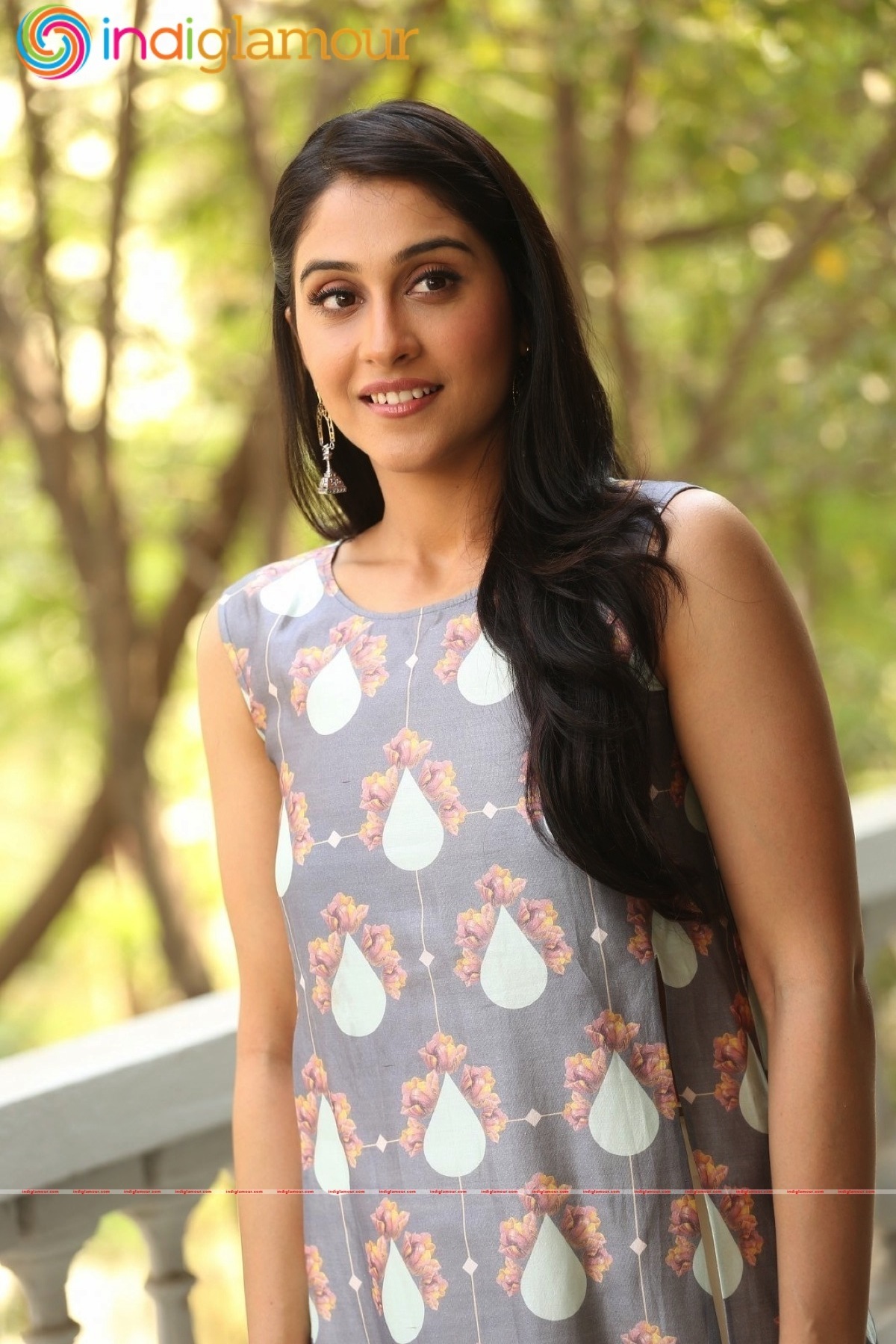 Regina Cassandra Actress hd photo