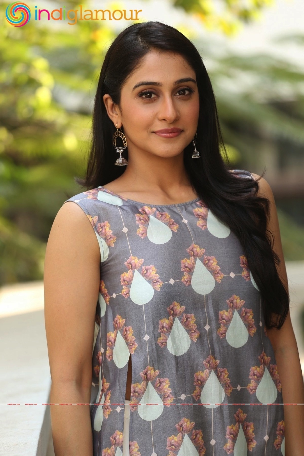 Regina Cassandra Actress hd photo