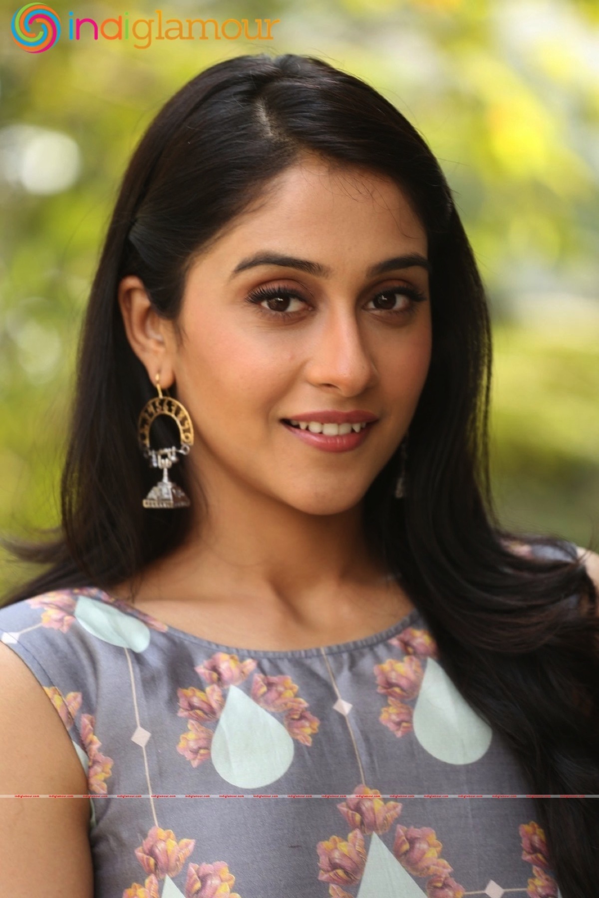 Regina Cassandra Actress hd photo
