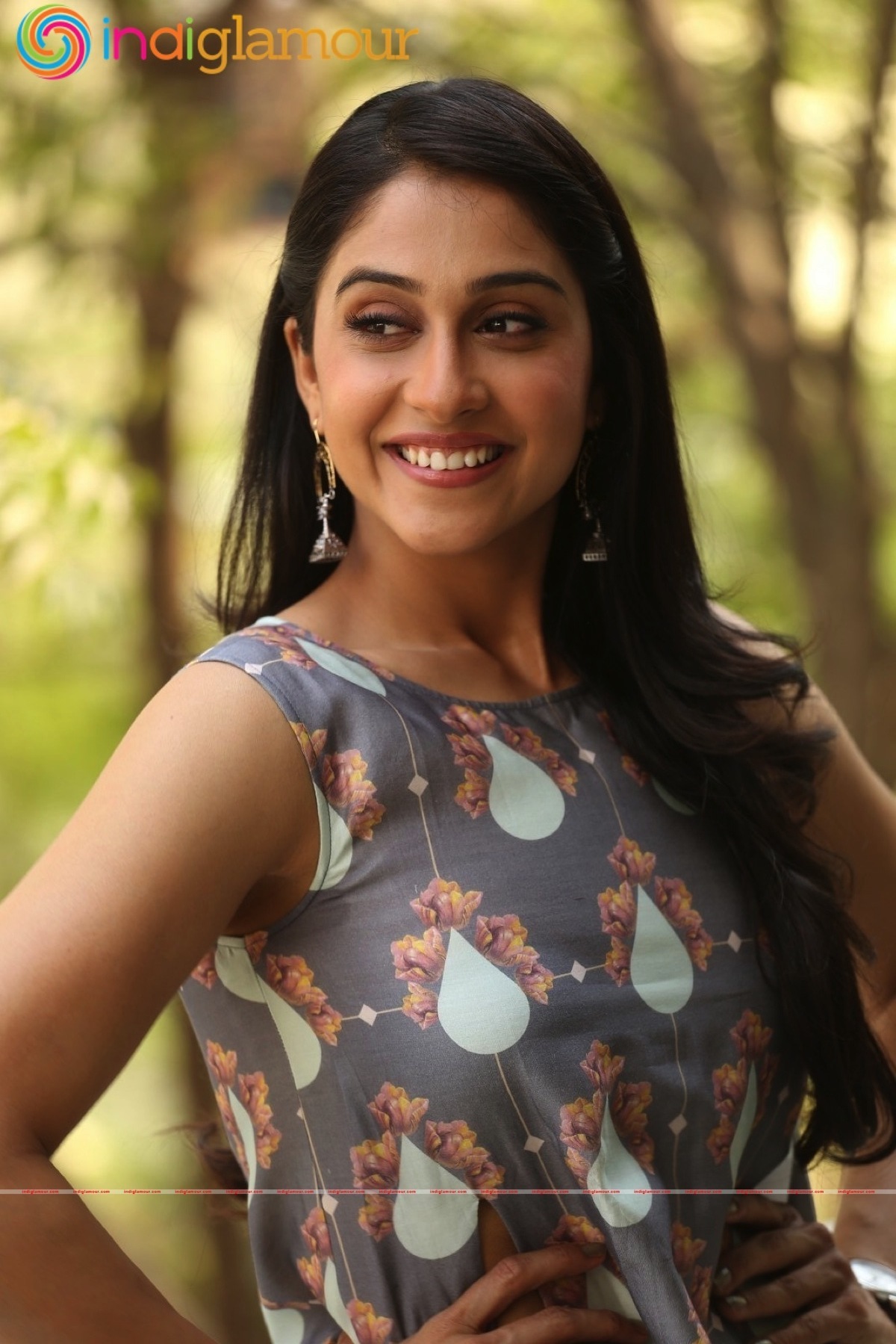 Regina Cassandra Actress hd photo