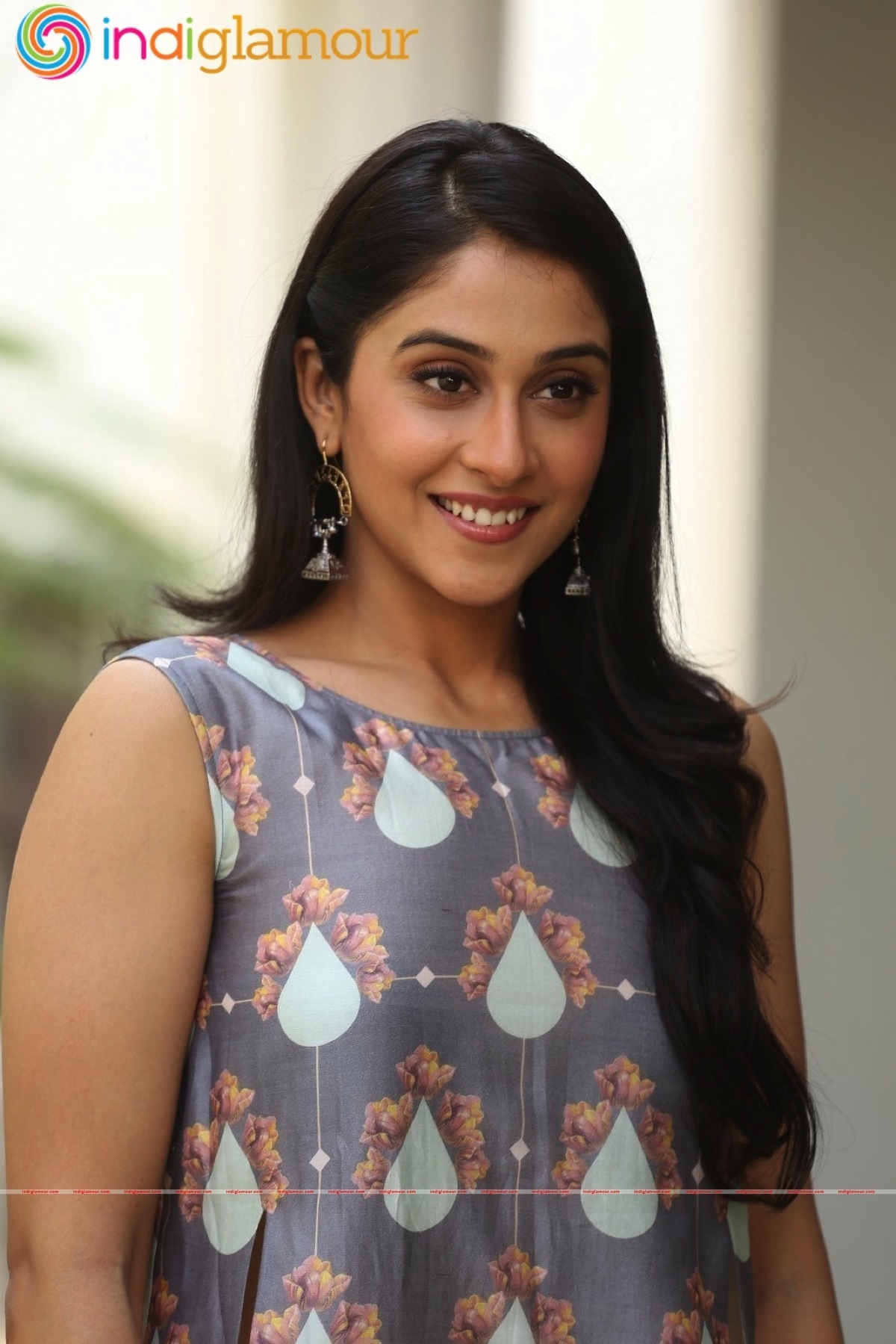 Regina Cassandra Actress hd photo