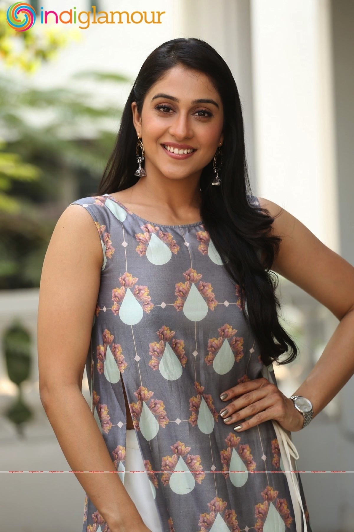 Regina Cassandra Actress hd photo