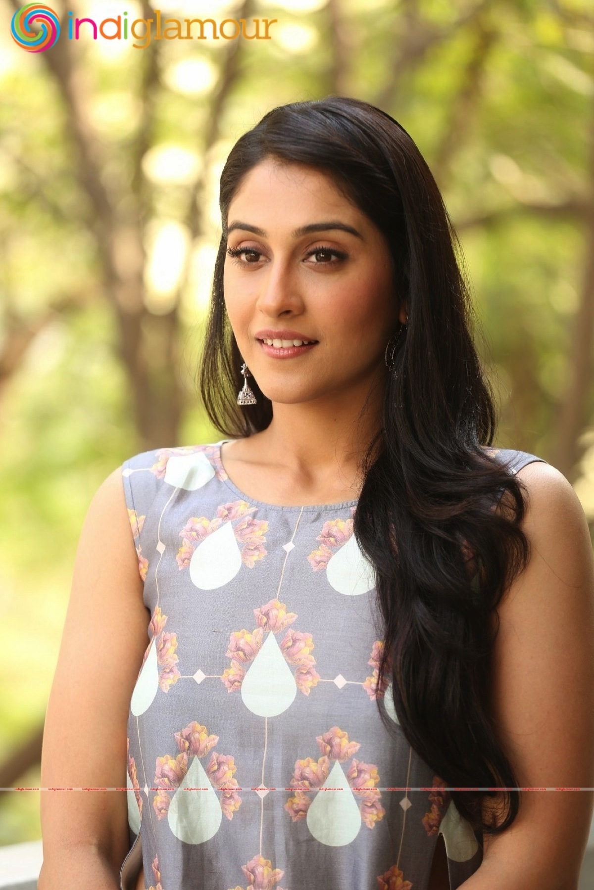 Regina Cassandra Actress hd photo