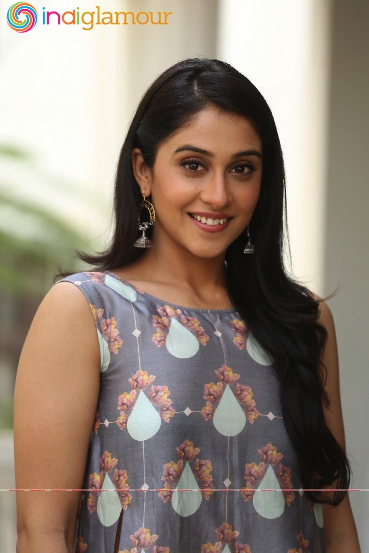 Regina Cassandra Actress hd photo