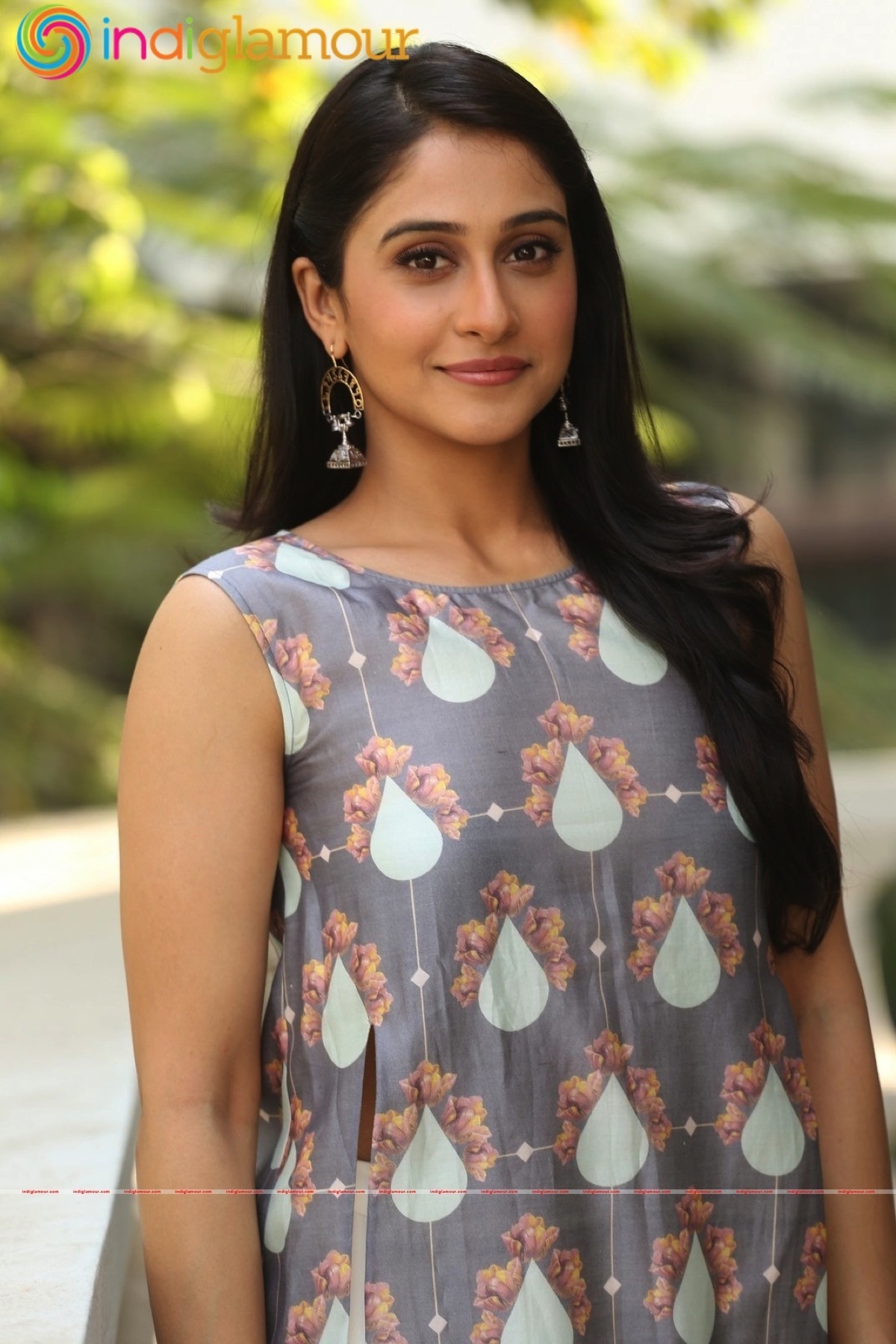 Regina Cassandra Actress hd photo