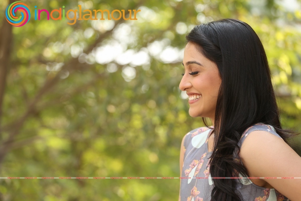 Regina Cassandra Actress hd photo