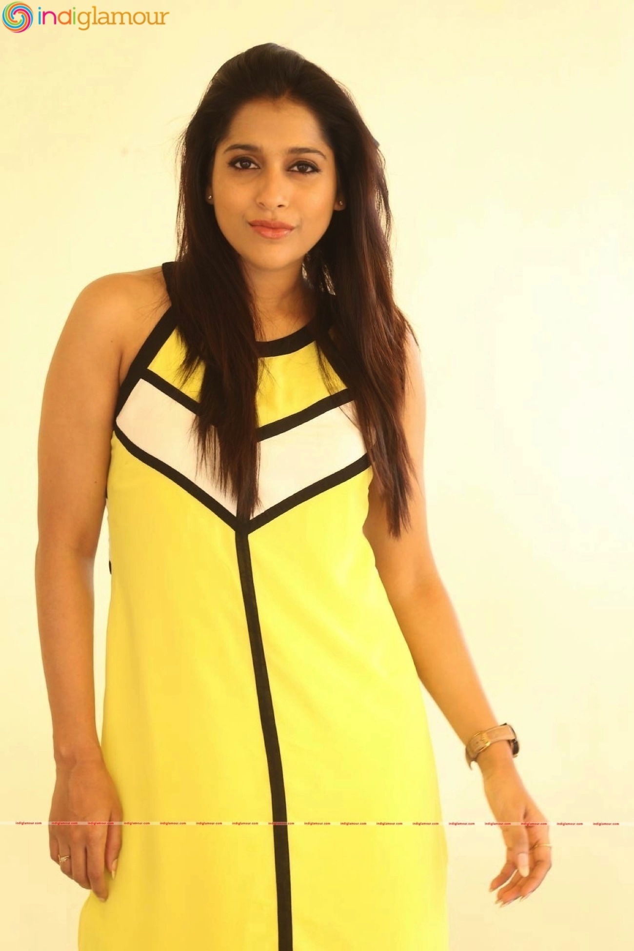 Rashmi Gautam  Actress hd photo