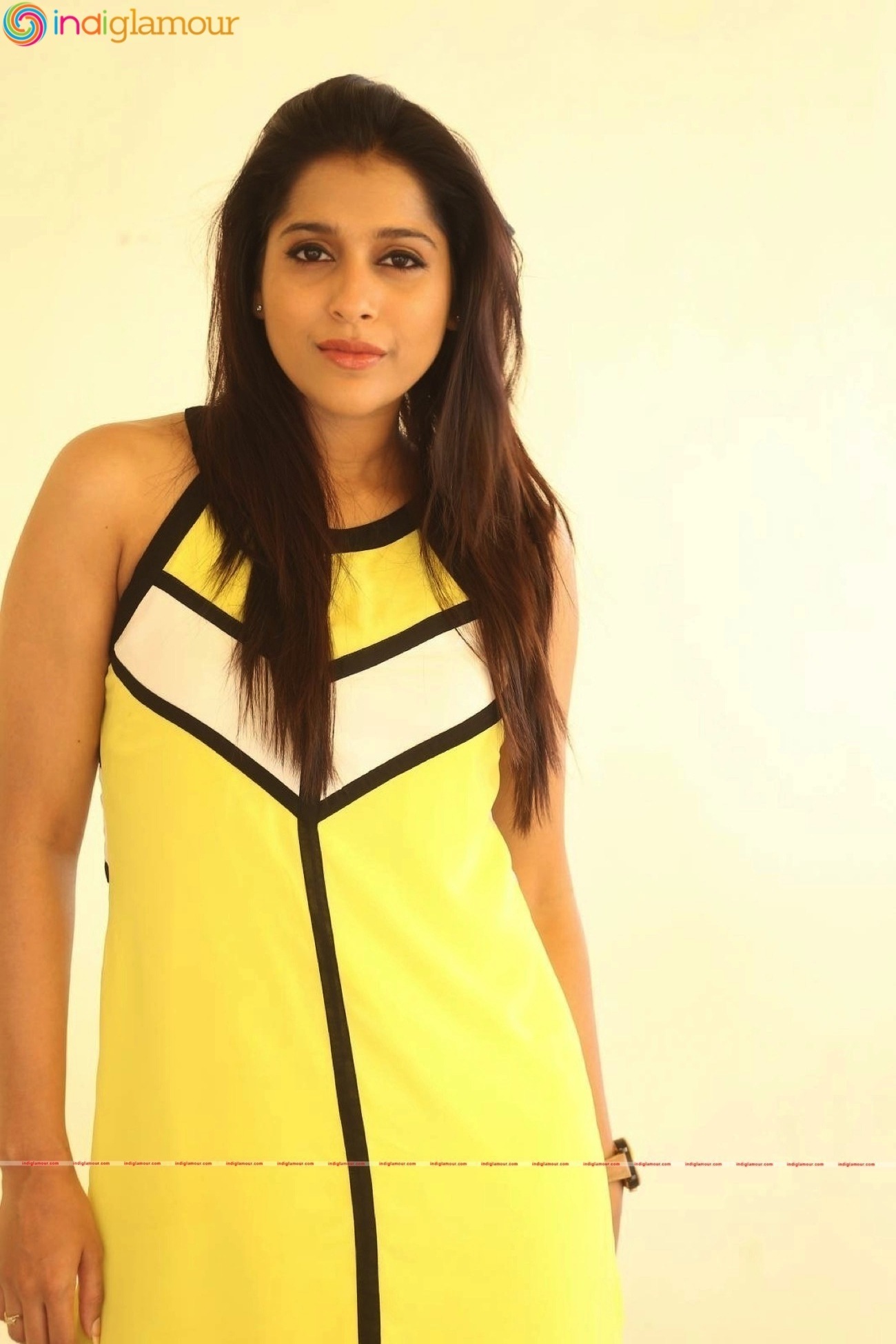 Rashmi Gautam  Actress hd photo