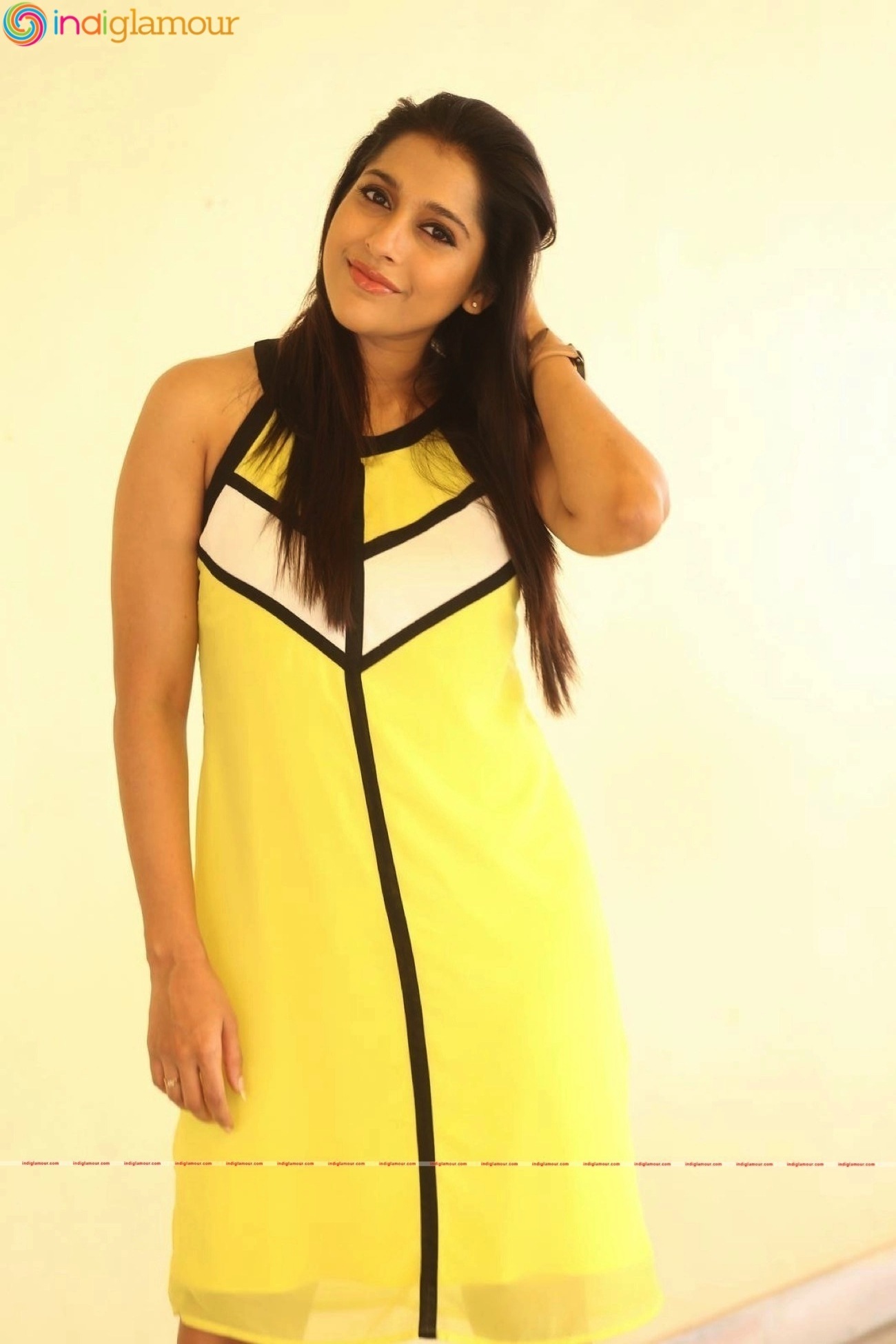 Rashmi Gautam  Actress hd photo