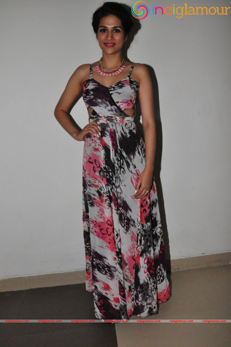 Shraddha Das Actress hd photo