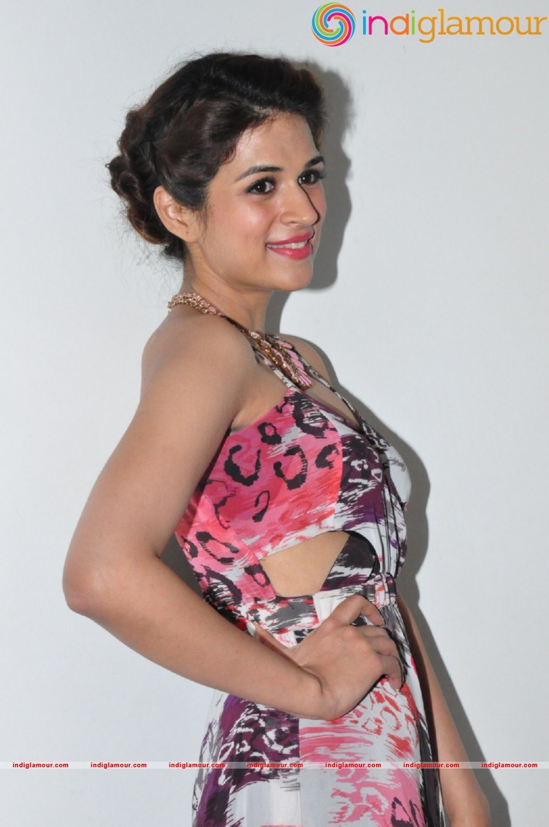 Shraddha Das Actress hd photo