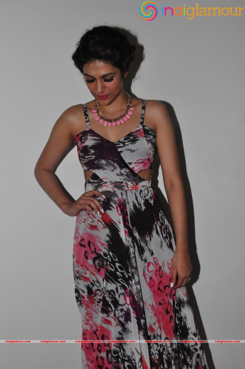 Shraddha Das Actress hd photo