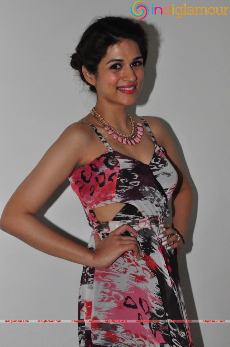 Shraddha Das Actress hd photo