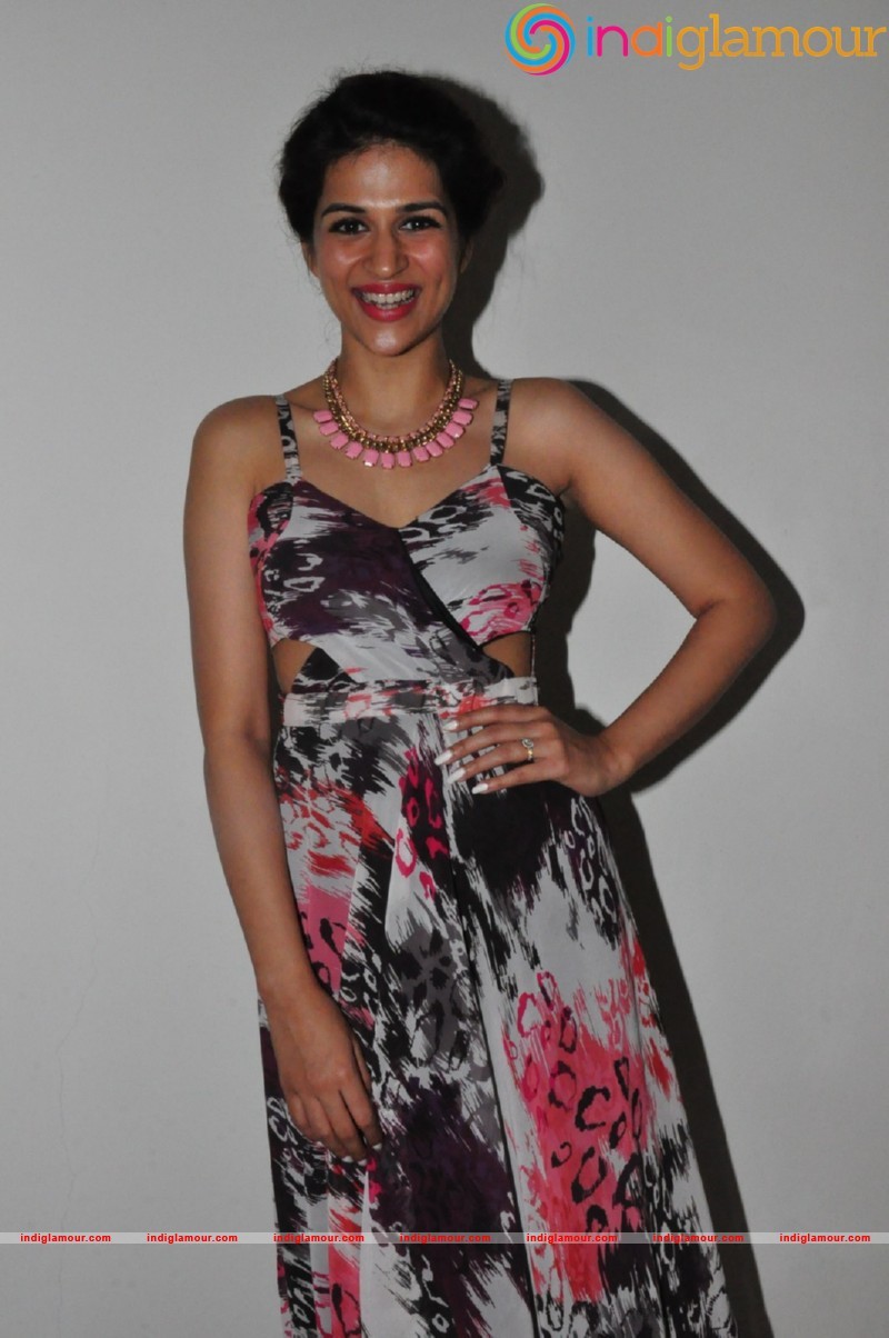 Shraddha Das Actress hd photo