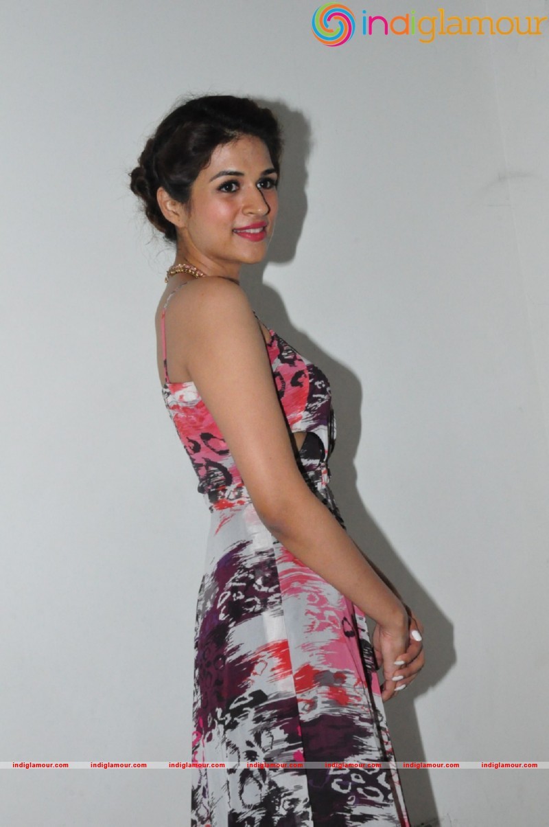 Shraddha Das Actress hd photo