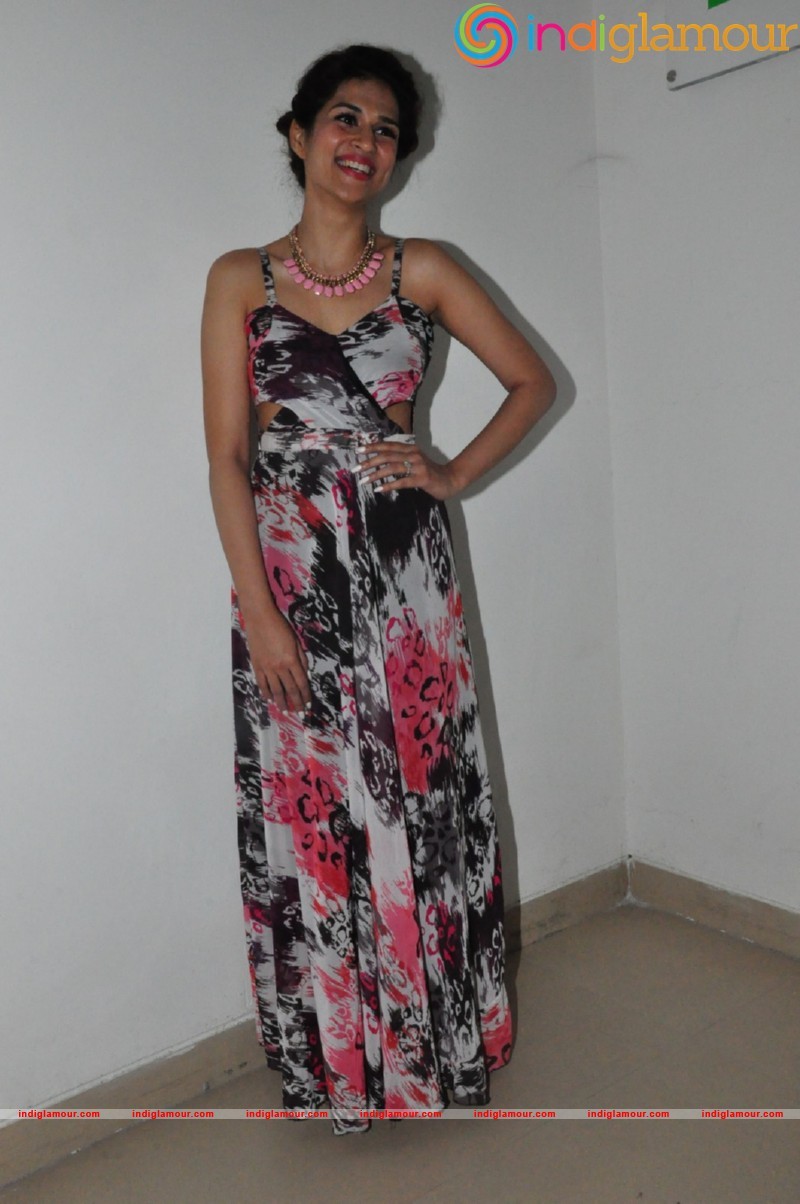 Shraddha Das Actress hd photo