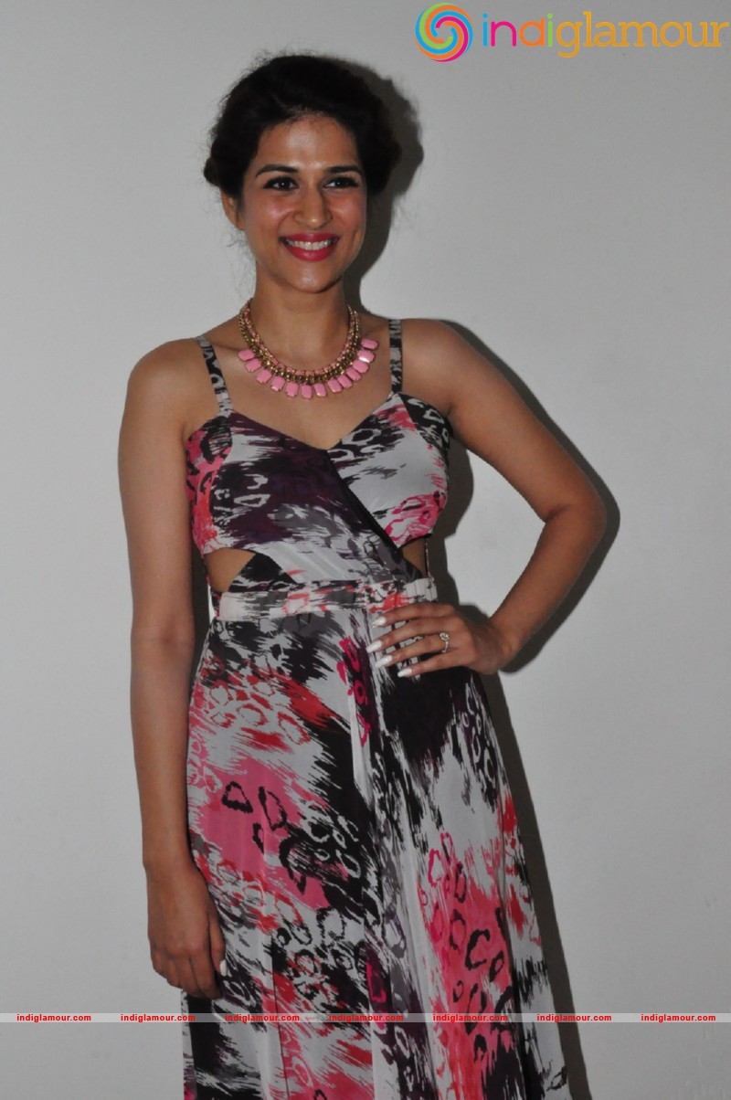 Shraddha Das Actress hd photo