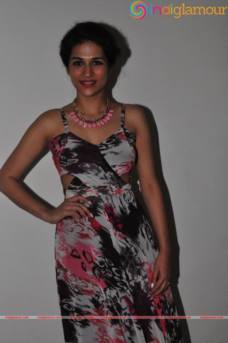 Shraddha Das Actress hd photo