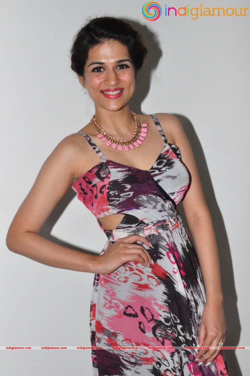 Shraddha Das Actress hd photo