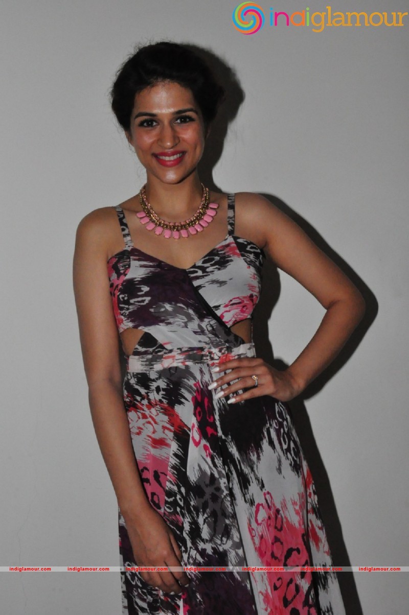 Shraddha Das Actress hd photo