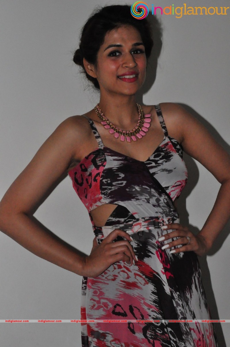 Shraddha Das Actress hd photo
