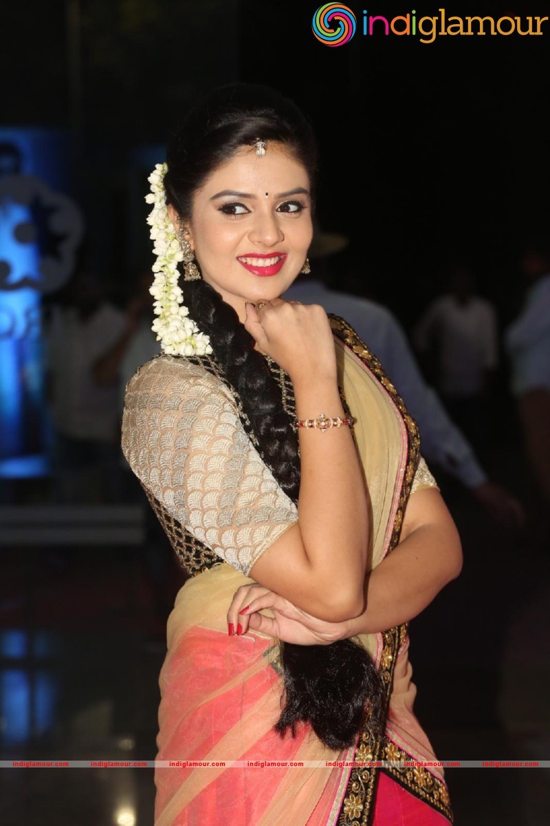 Sreemukhi Actress hd photo