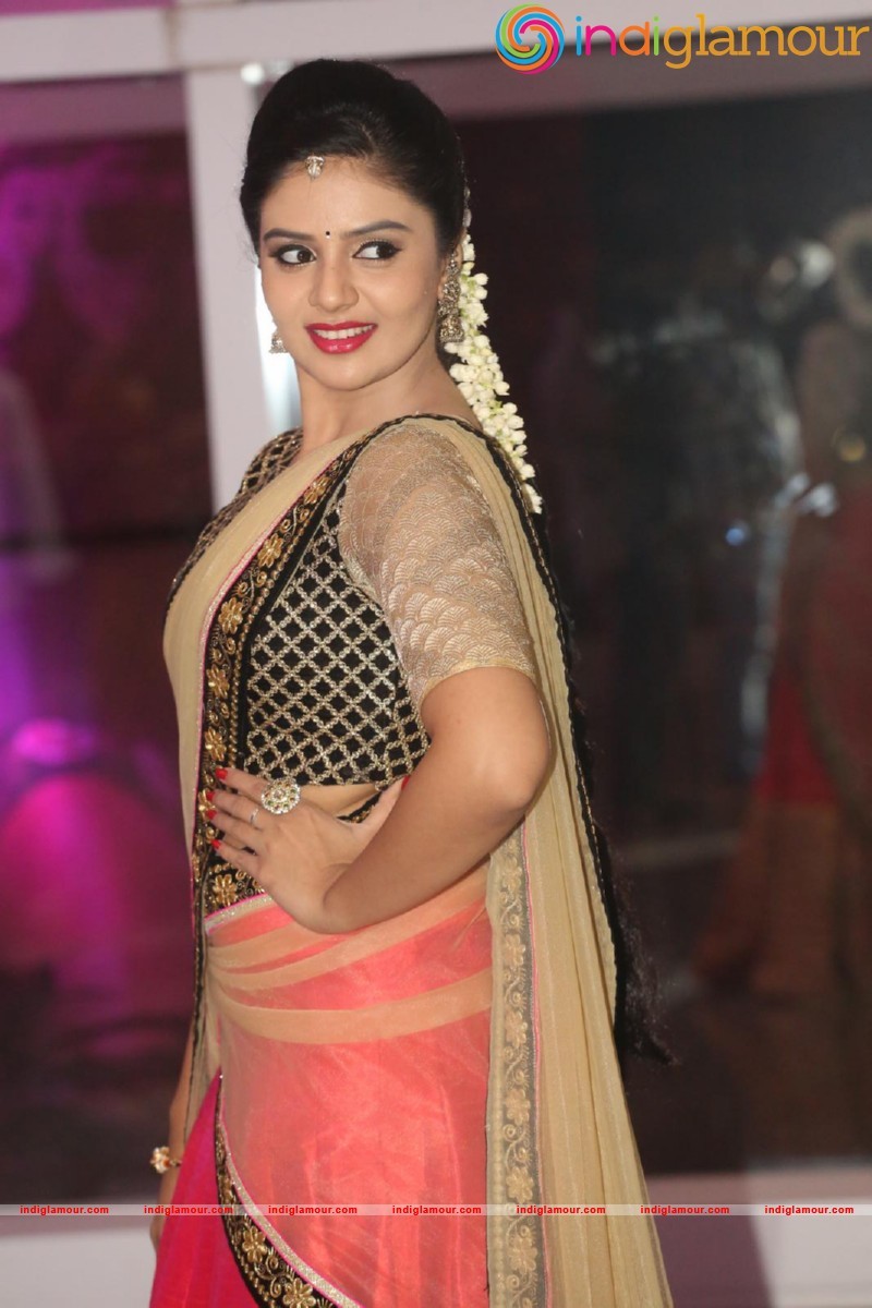 Sreemukhi Actress hd photo