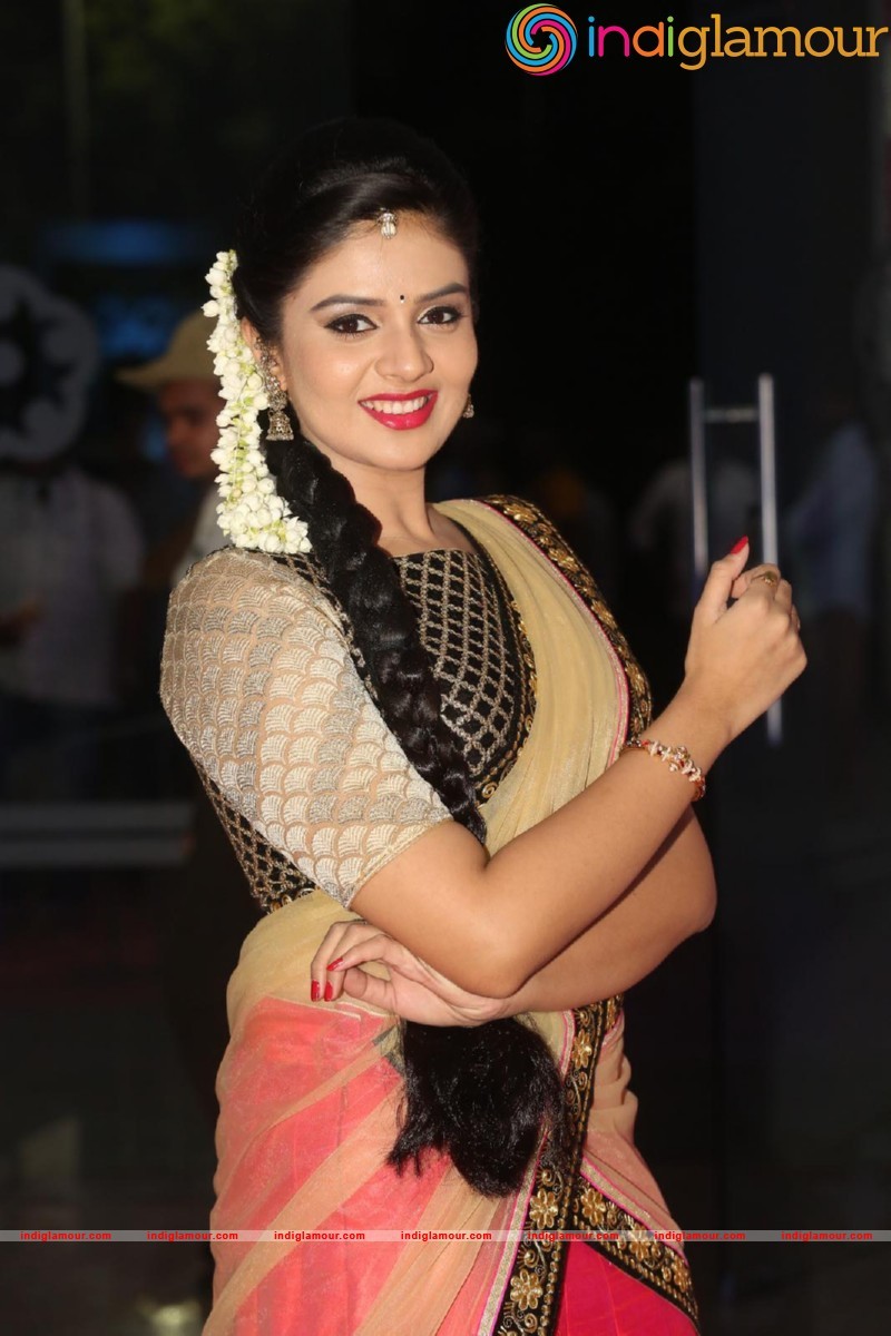 Sreemukhi Actress hd photo