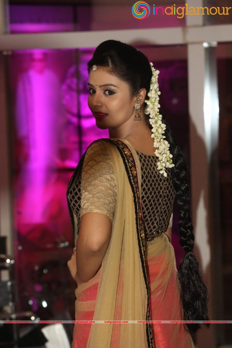 Sreemukhi Actress hd photo