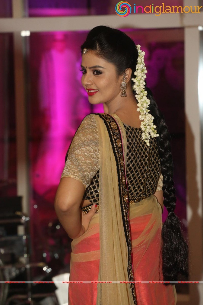 Sreemukhi Actress hd photo